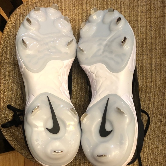 Nike Black and White Hurache elite 4 low baseball cleats - Picture 7 of 13